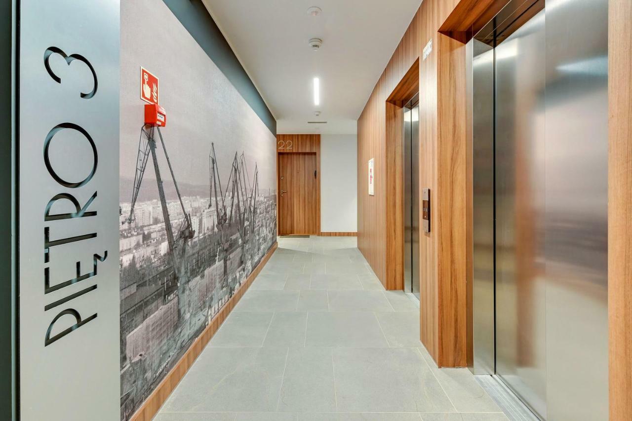 Via Apartments Deluxe กดัญสก์ ภายนอก รูปภาพ