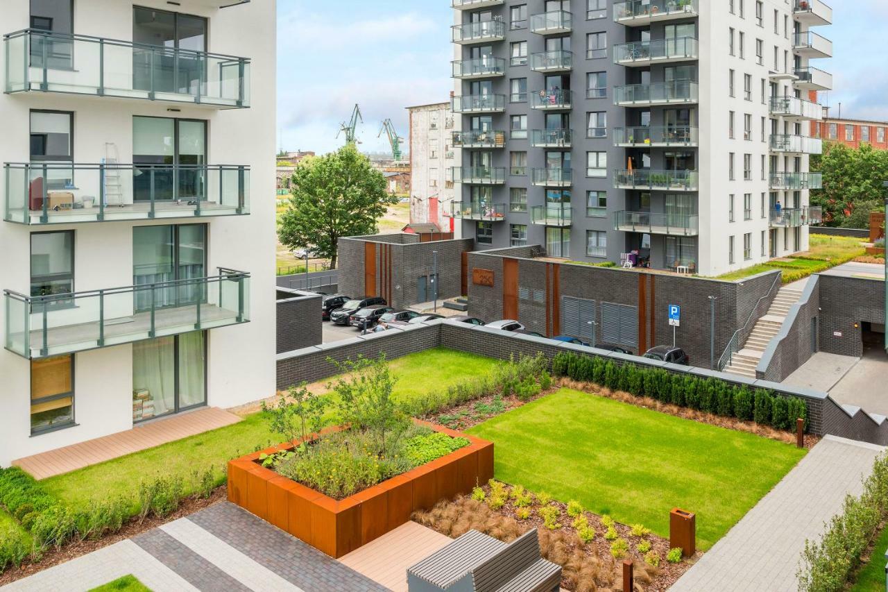 Via Apartments Deluxe กดัญสก์ ภายนอก รูปภาพ